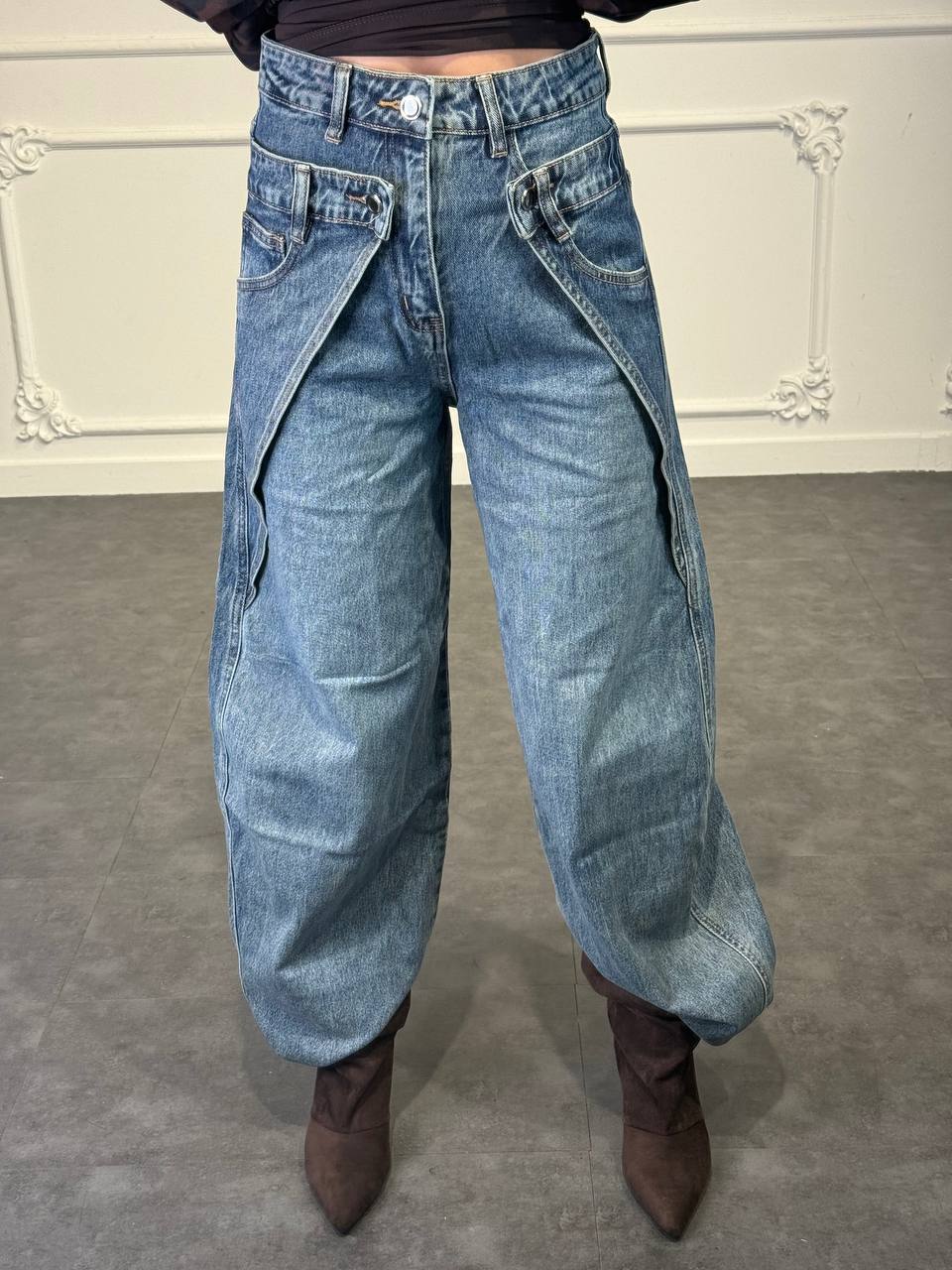 Jeans balloon con tasche sovrapposte