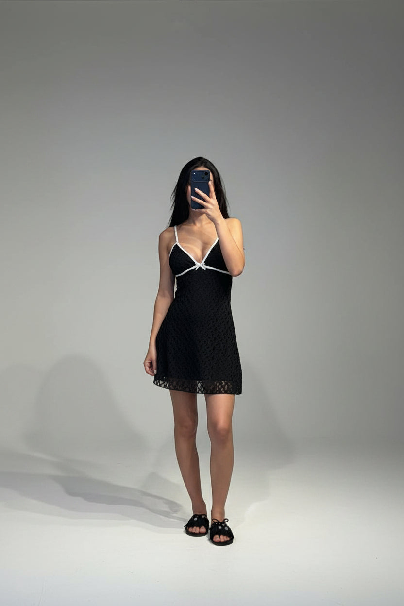 Abito Midi Donna in Pizzo con Coppe Sagomate, Spalline Sottili e Fiocco, Stile Elegante