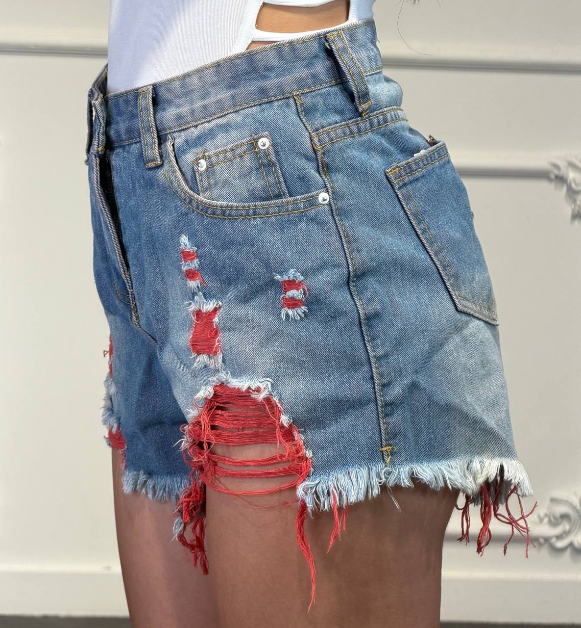 shorts red