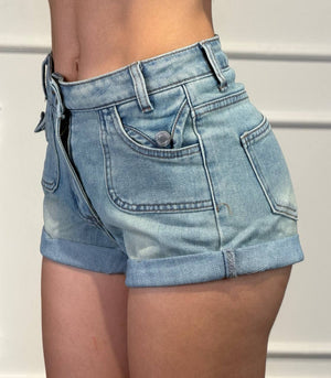 shorts con risvolto