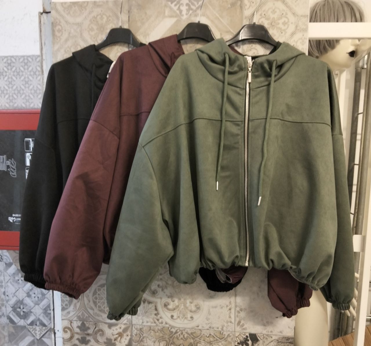 giacchetto scamosciato con zip