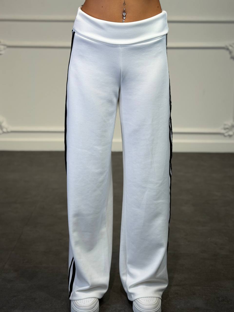 pantaloni con risvolto e bande