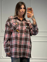 camicia con spille