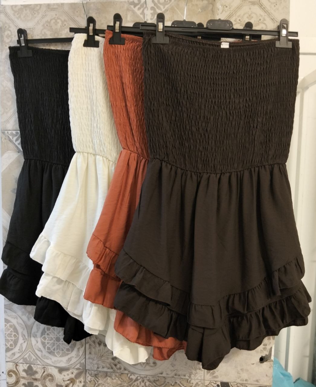jumpsuit con pantaloncino a balze