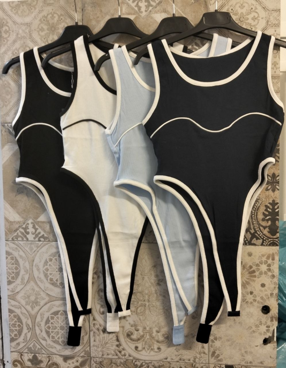 body sgambatissimo a costine
