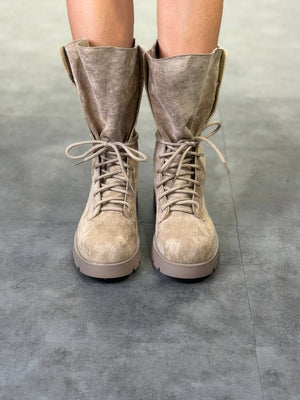 stivale look scamosciato