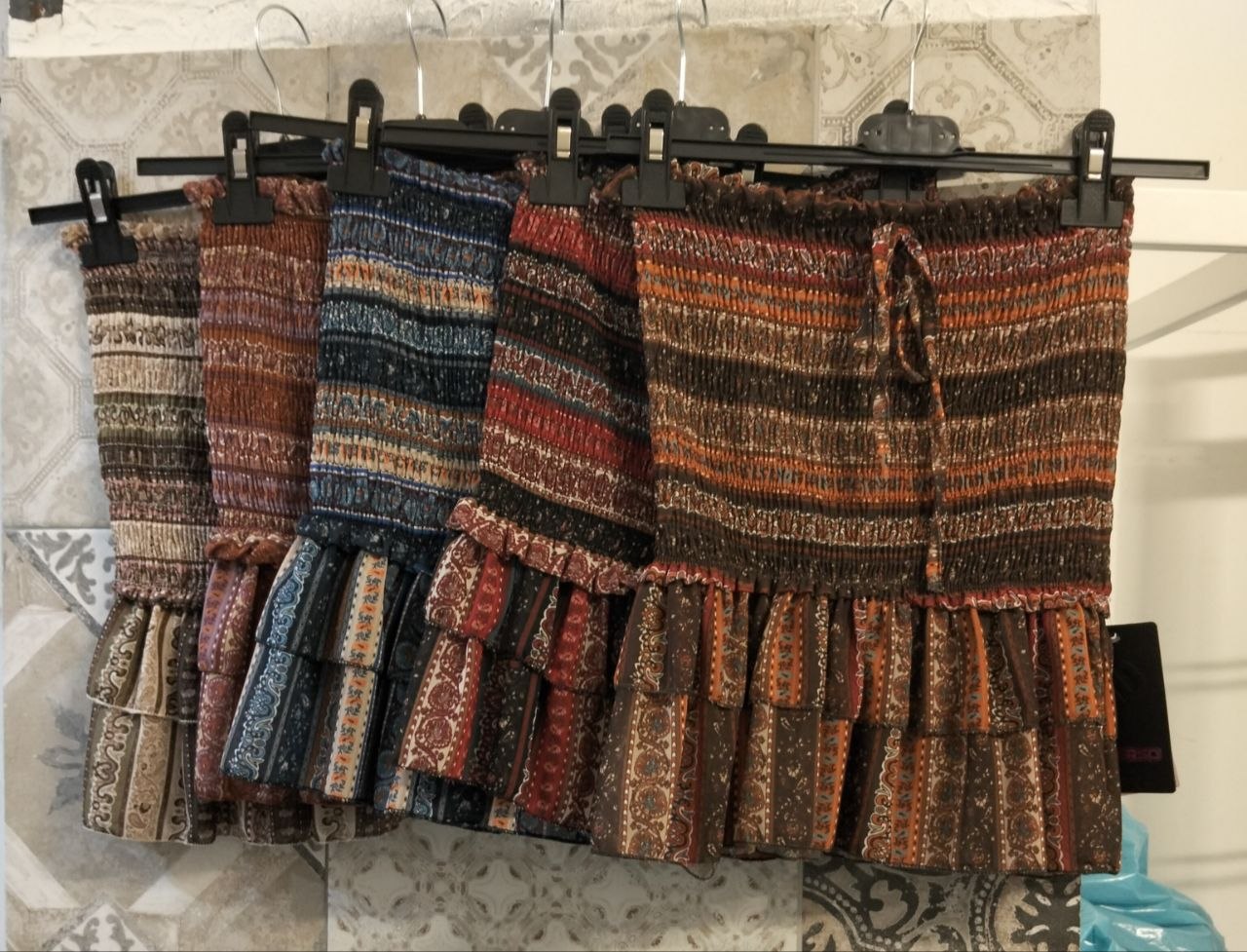Top Donna Fascia Arricciato con Balza sul Fondo e Stampa Etnica Stile Boho Chic