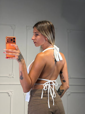 top con dettaglio borchie