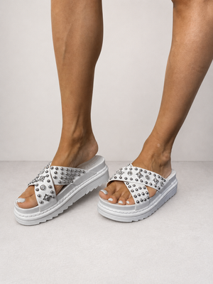 ciabatta platform con borchie