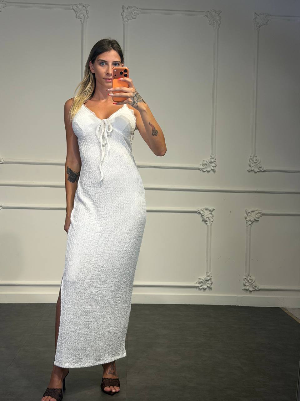 Abito Lungo in Tessuto Operato con Fiocco sul Décolleté, Spalline Sottili - Dverso Fashion