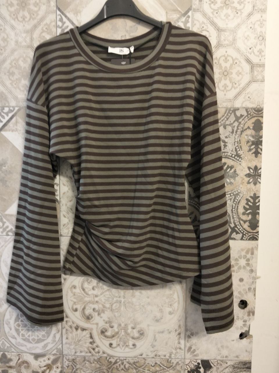 maglia a righe avvitata con manica a campana - Dverso Fashion