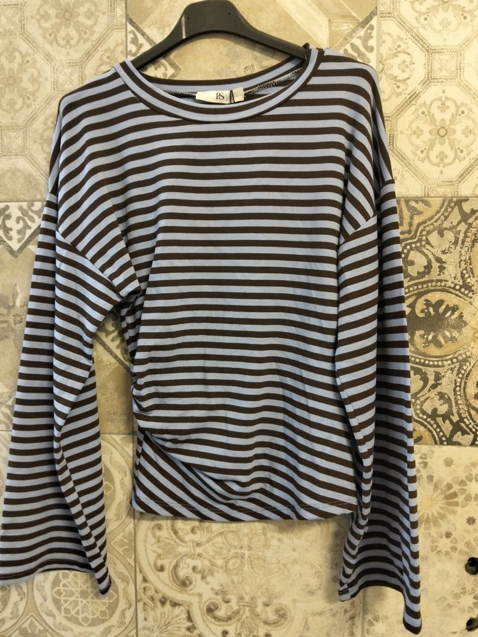 maglia a righe avvitata con manica a campana - Dverso Fashion