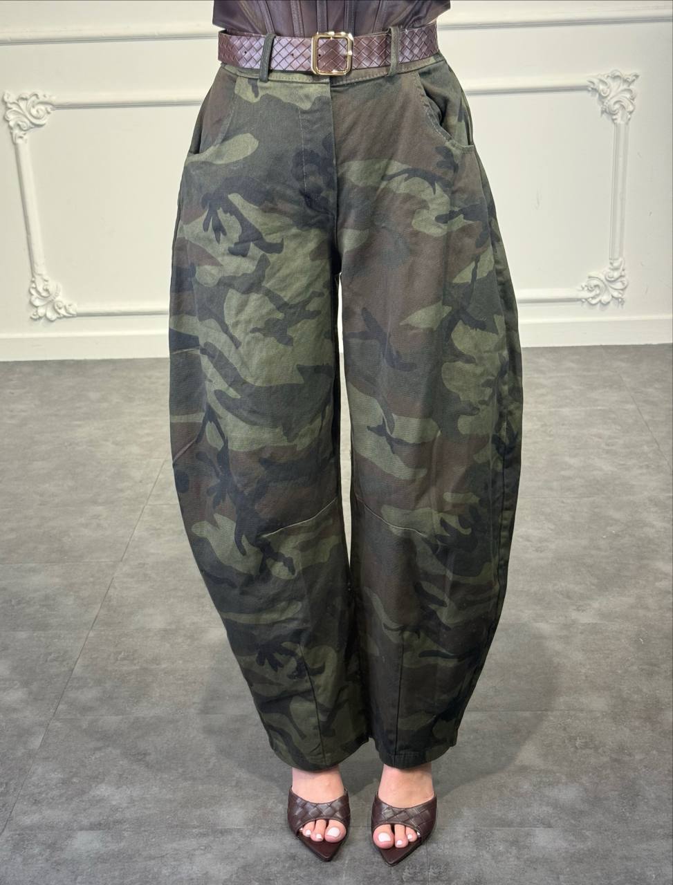 pantalone solid con cinta - Dverso Fashion