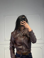 Giacca cropped in similpelle con zip ad anello