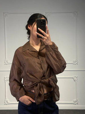 Camicia oversize con nodo frontale e taschino applicato