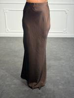 Gonna lunga satinata con linea fluida