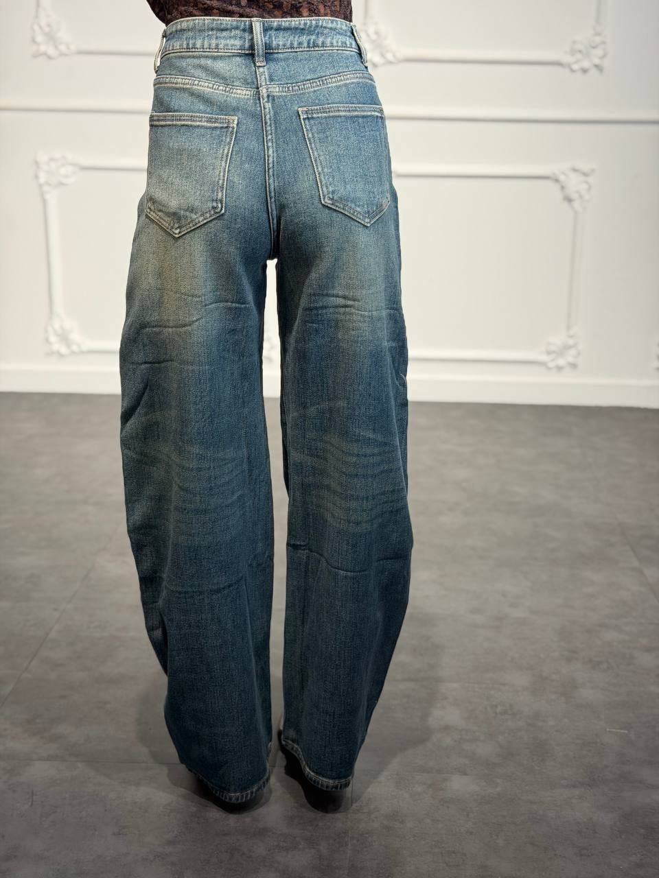 Jeans balloon destroyed