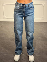 Jeans relaxed fit con vita regolare e gamba morbida
