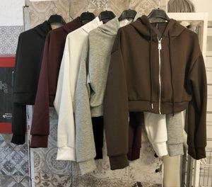 Felpa cropped con cappuccio, zip frontale e maniche lunghe