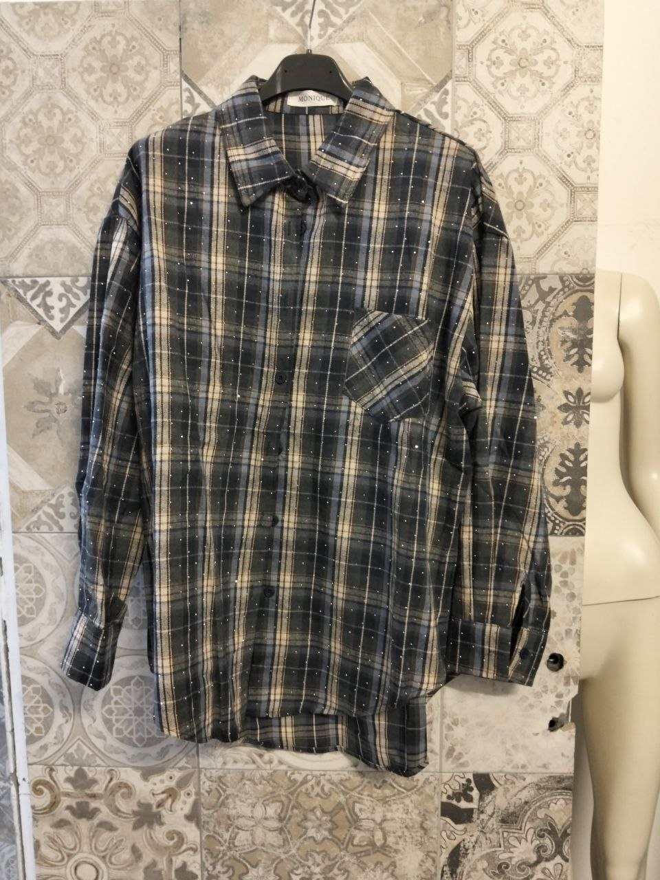 Camicia oversize a quadri con micro strass