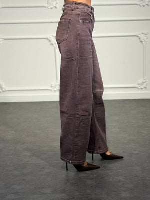 Jeans straight con cuciture frontali sagomate
