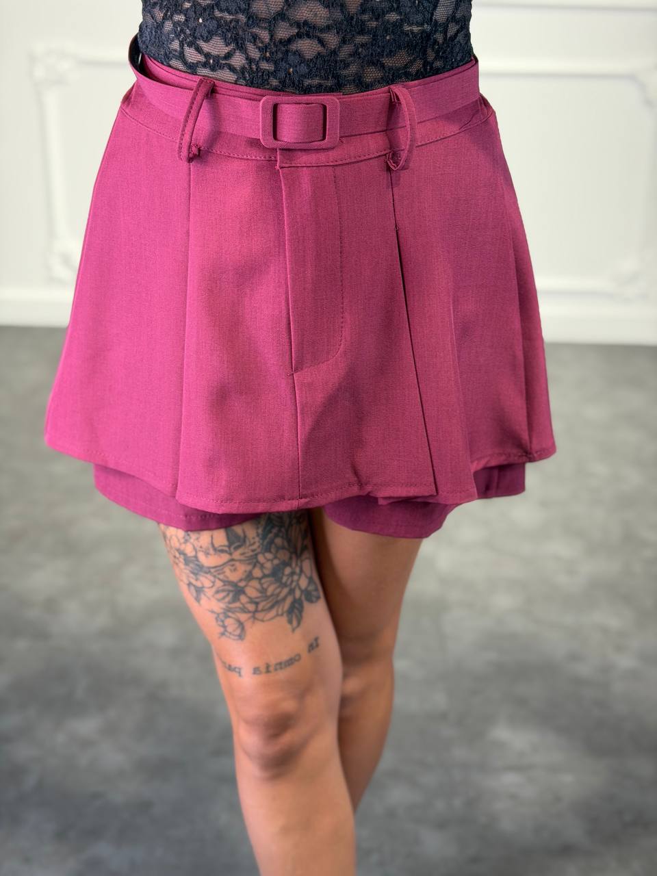 gonna pantaloncino elegante con cinta