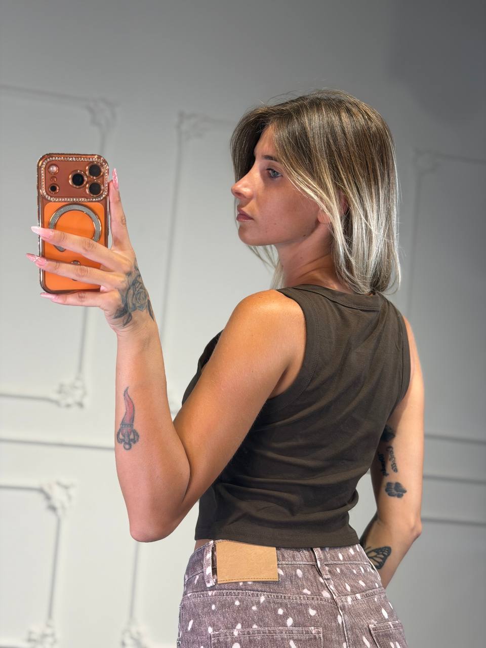 top canotta con logo crop