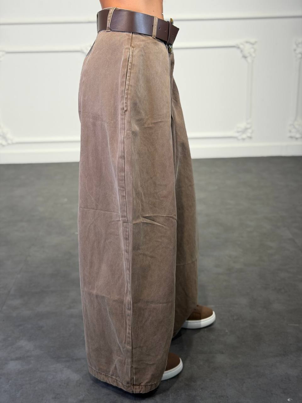 pantalone a banana brown