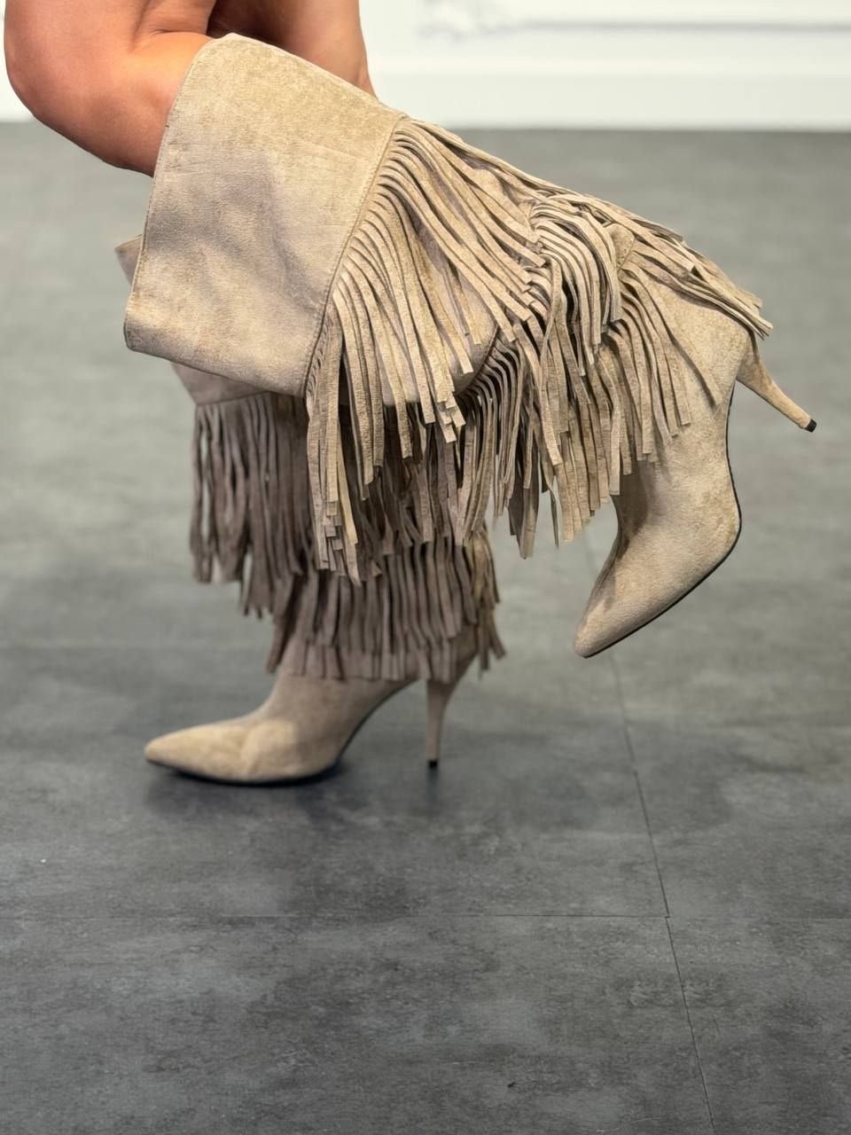 stivale alto con frange - Dverso Fashion