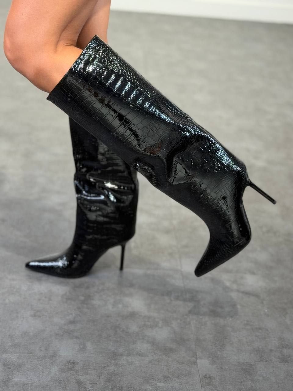 stivale in pelle pitonata - Dverso Fashion