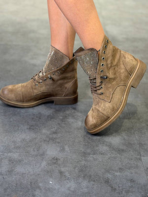 stivaletto scamosciato con strass - Dverso Fashion
