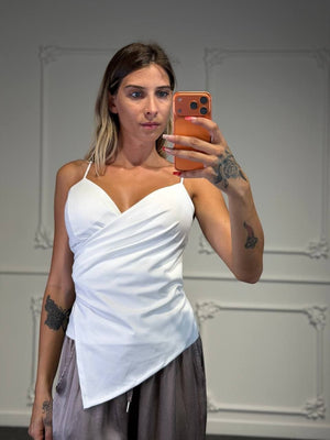 Top Asimmetrico Incrociato con Spalline Sottili e Fondo a Punta - Dverso Fashion