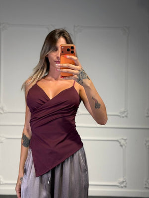 Top Asimmetrico Incrociato con Spalline Sottili e Fondo a Punta - Dverso Fashion