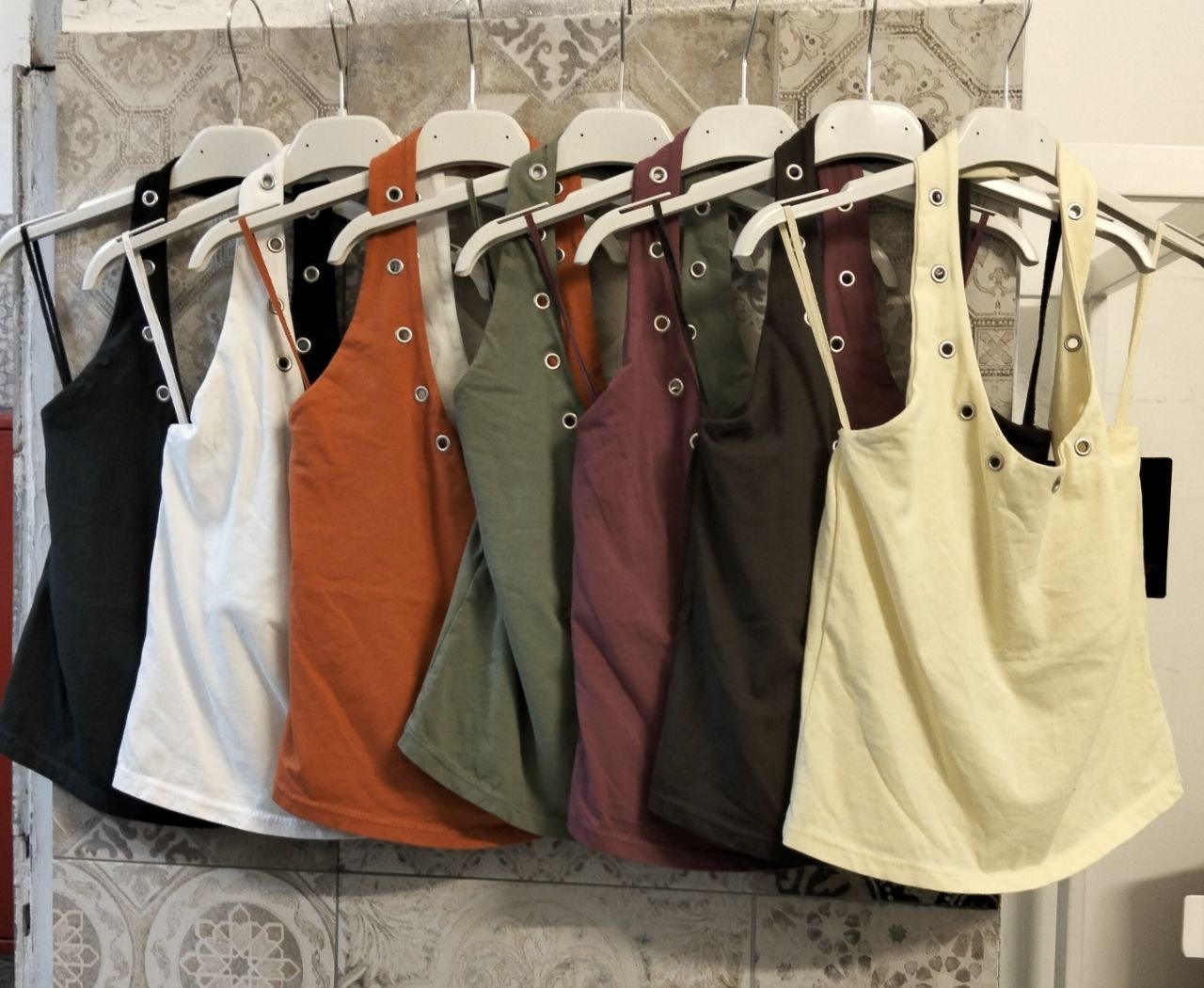top con bulloni - Dverso Fashion