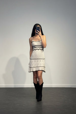 Abito Midi Donna in Maglia Traforata con Righe a Contrasto e Spalline Sottili