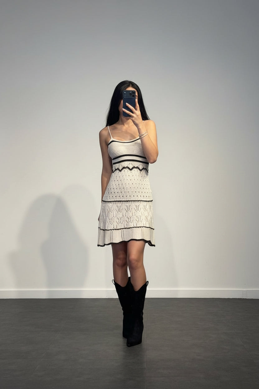 Abito Midi Donna in Maglia Traforata con Righe a Contrasto e Spalline Sottili