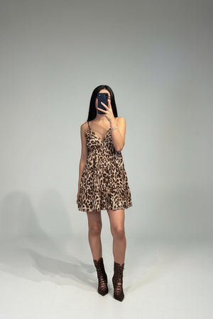 Abito Corto Donna a Balze con Scollo Profondo Spalline Sottili e Stampa Animalier