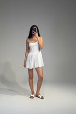 Jumpsuit Corta con Coppe Arricciate Bottoni Frontali e Spalline da Annodate