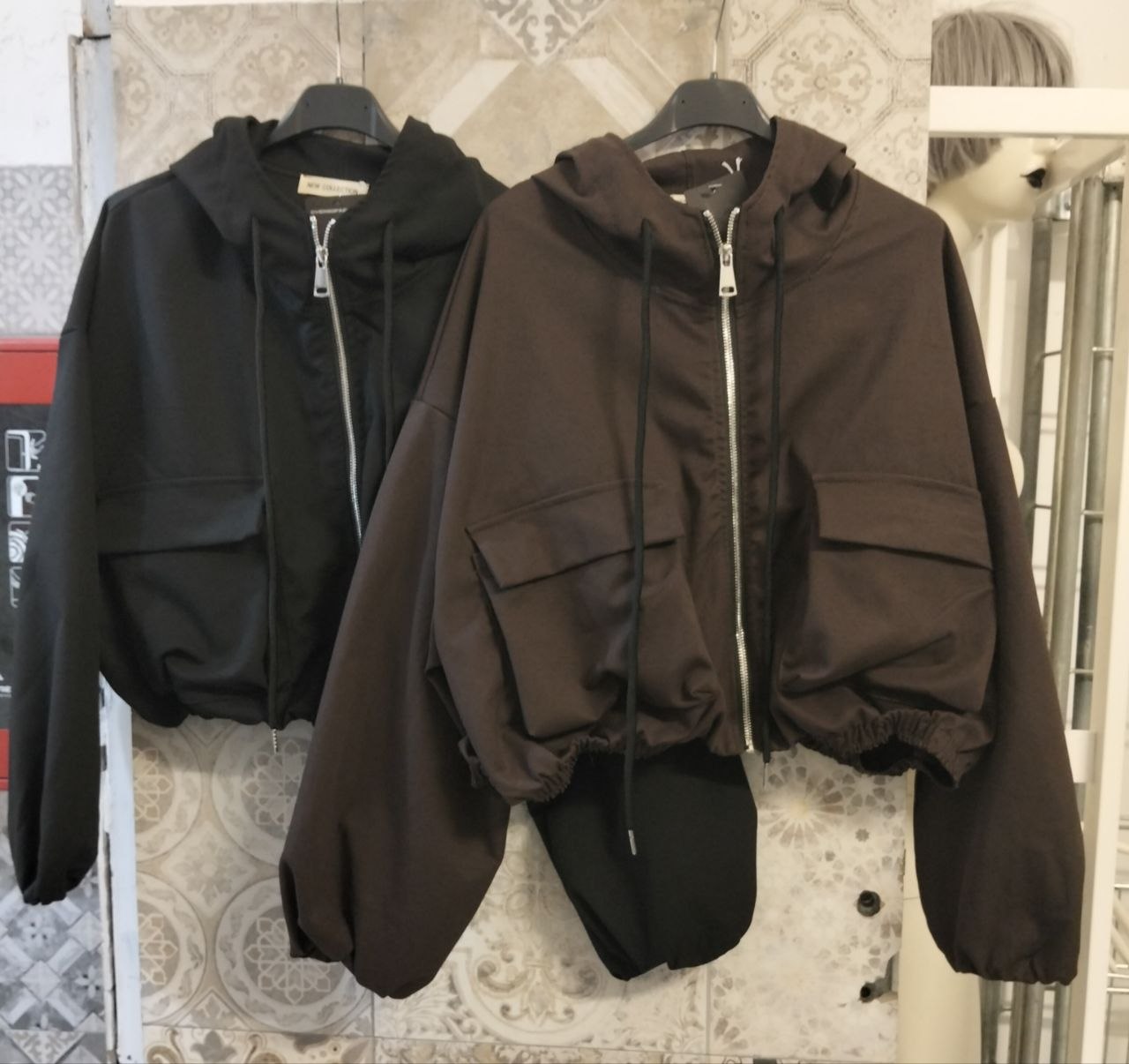 felpa con zip e cappuccio