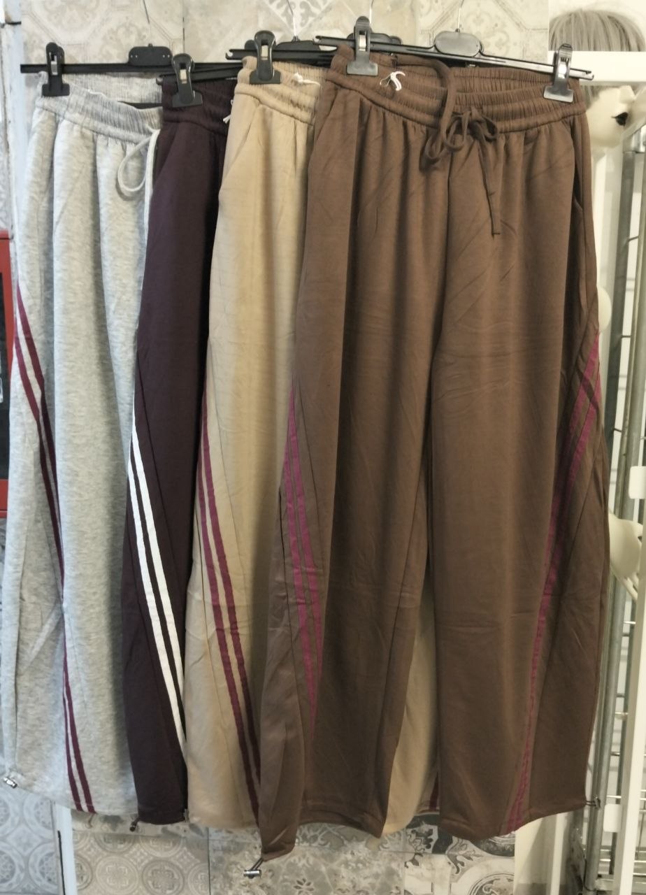 pantalone tuta con bande trasversali