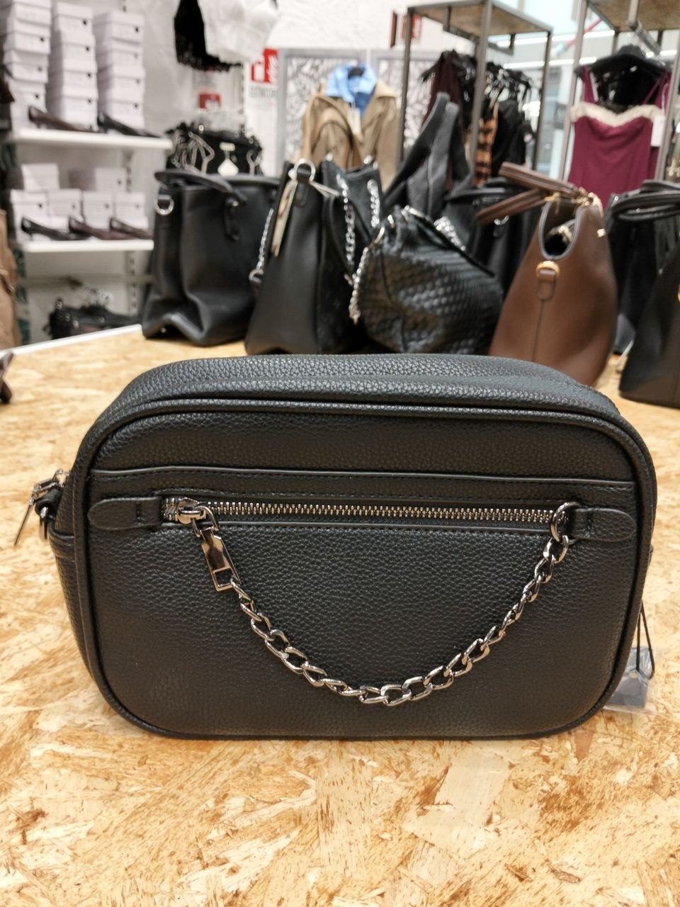 borsa tracolla con catena