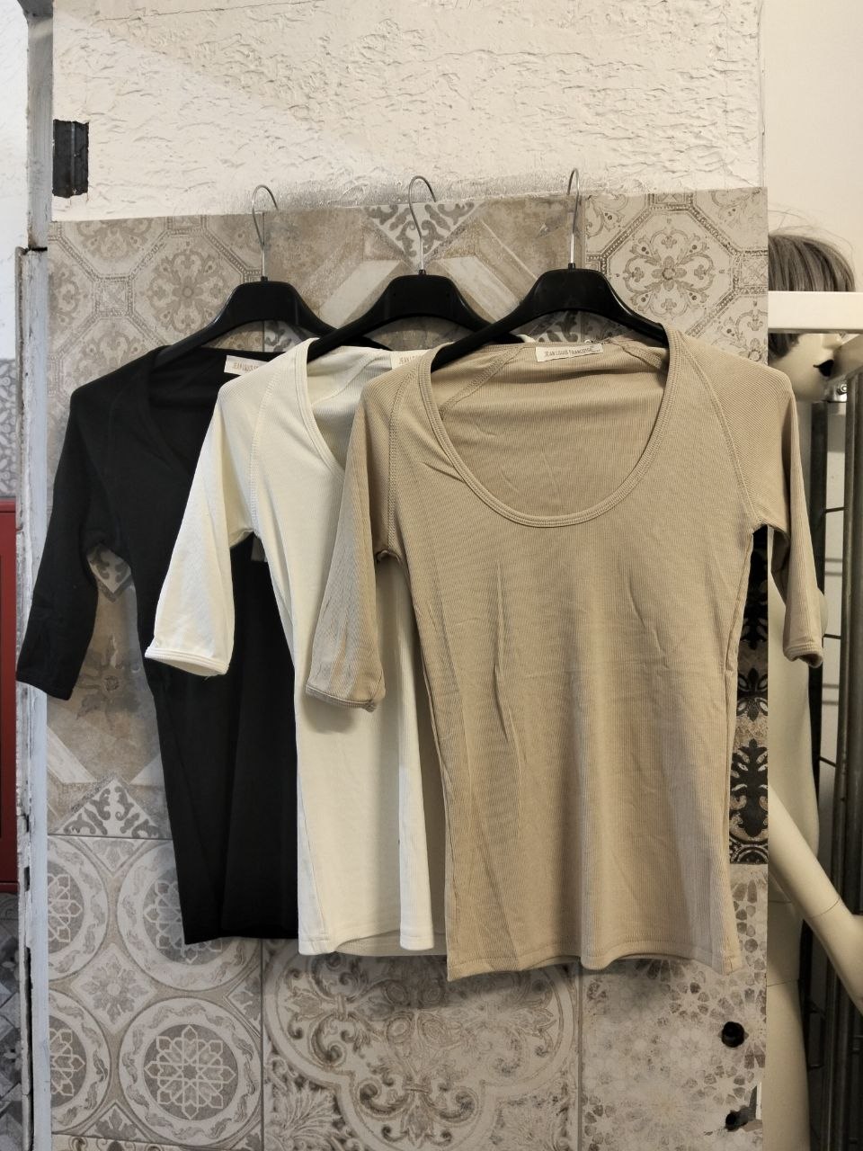 maglia manica a tre quarti