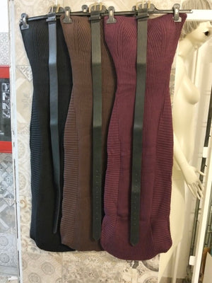 Abito lungo in maglia a coste con cintura inclusa