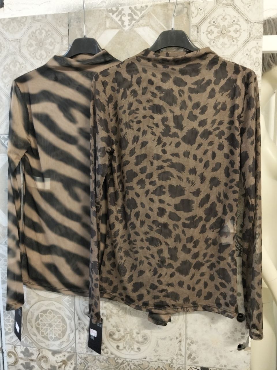 maglia velata animalier