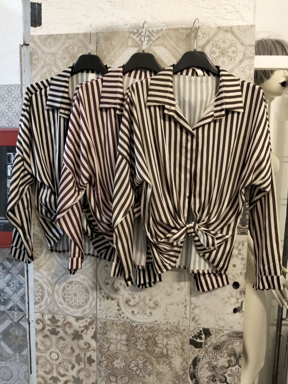 camicia in raso con righe