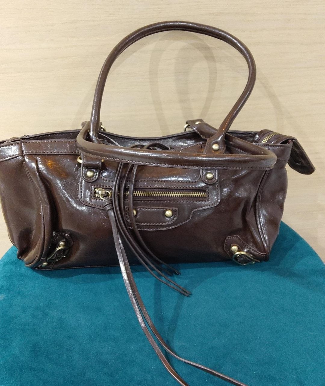 borsa a spalla in pelle  lucida