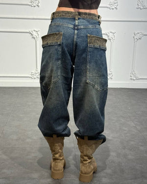 Jeans baggy con maxi tasche posteriori