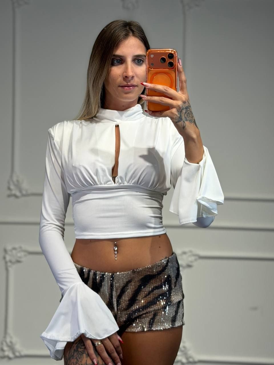 maglia con manica a campana