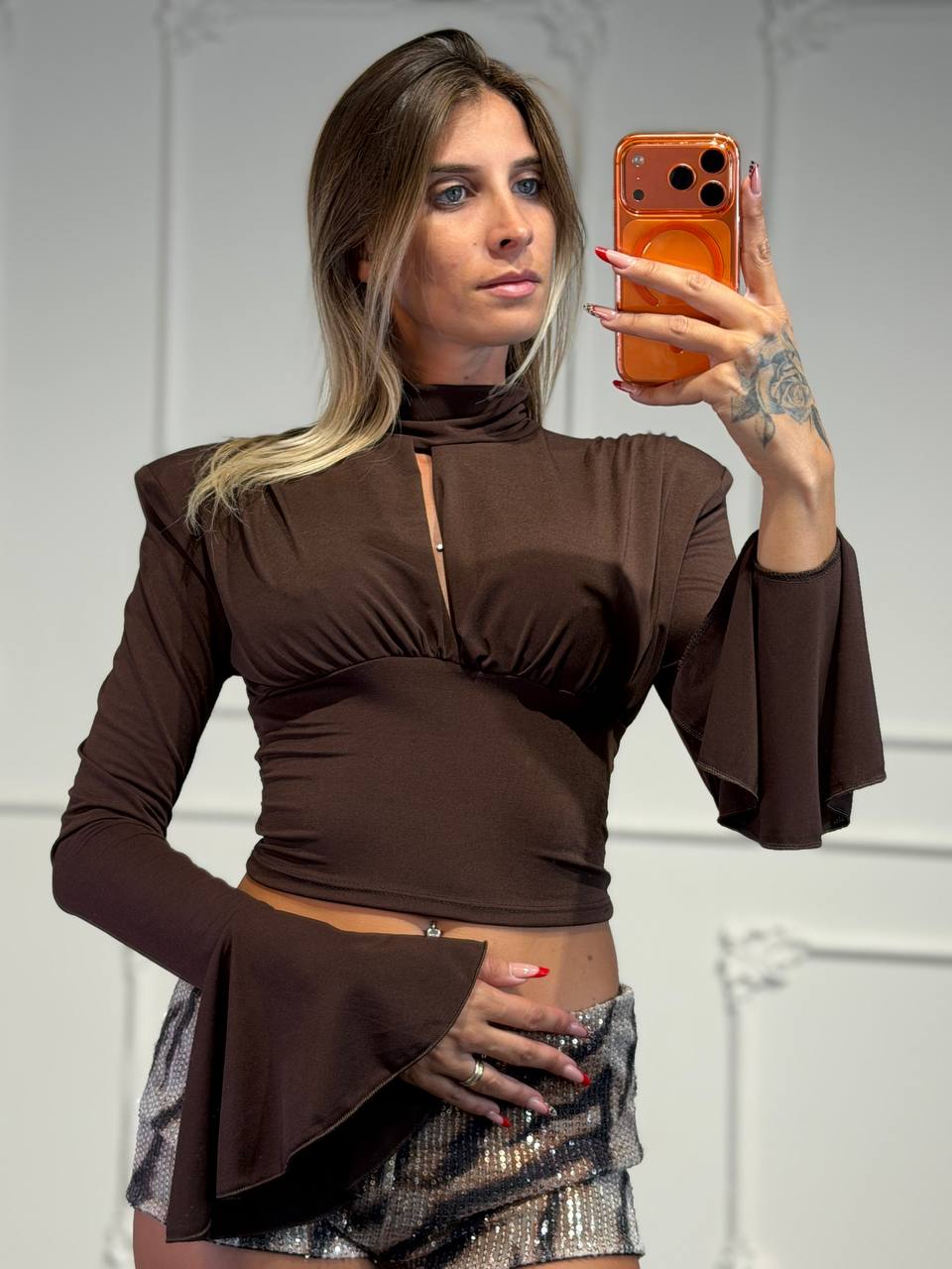 maglia con manica a campana