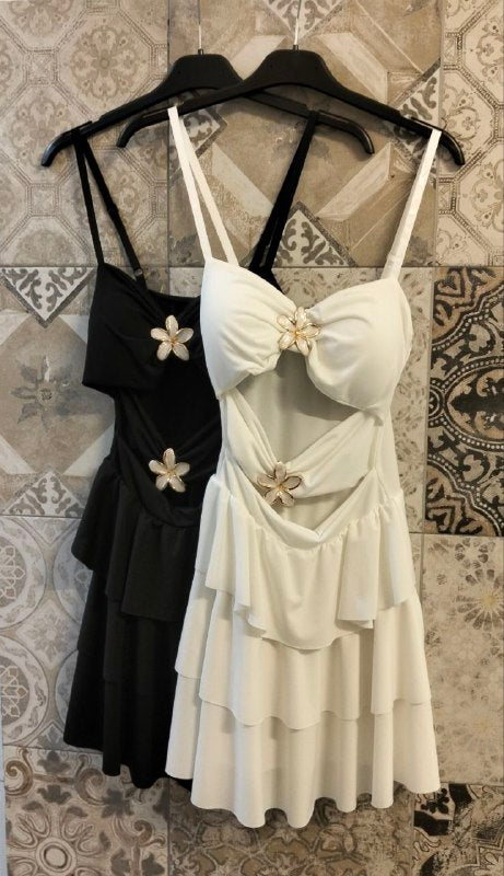 abitoo con fiore e balze